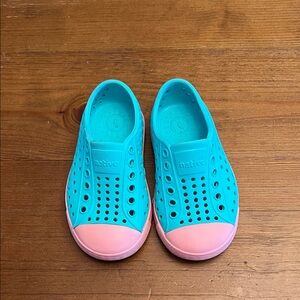Native Kids Water Shoes - Turquoise and Light Pink